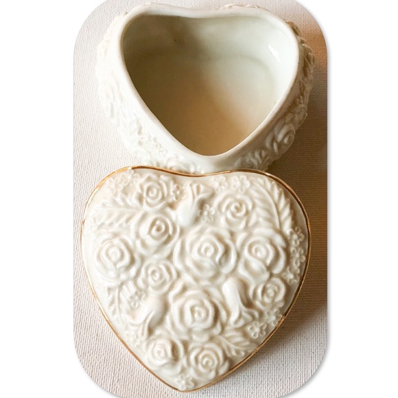 Floral Heart Trinket Jewelry Box - Picture 3 of 6